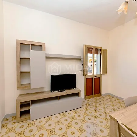 Apartment Corner House *