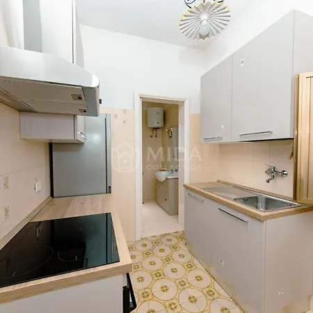 Apartman Corner House
